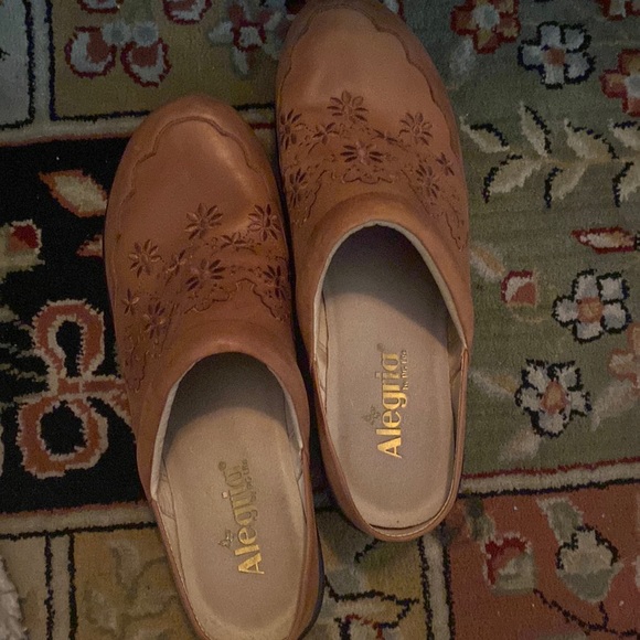 Alegria Shoes - Picture 1 of 3